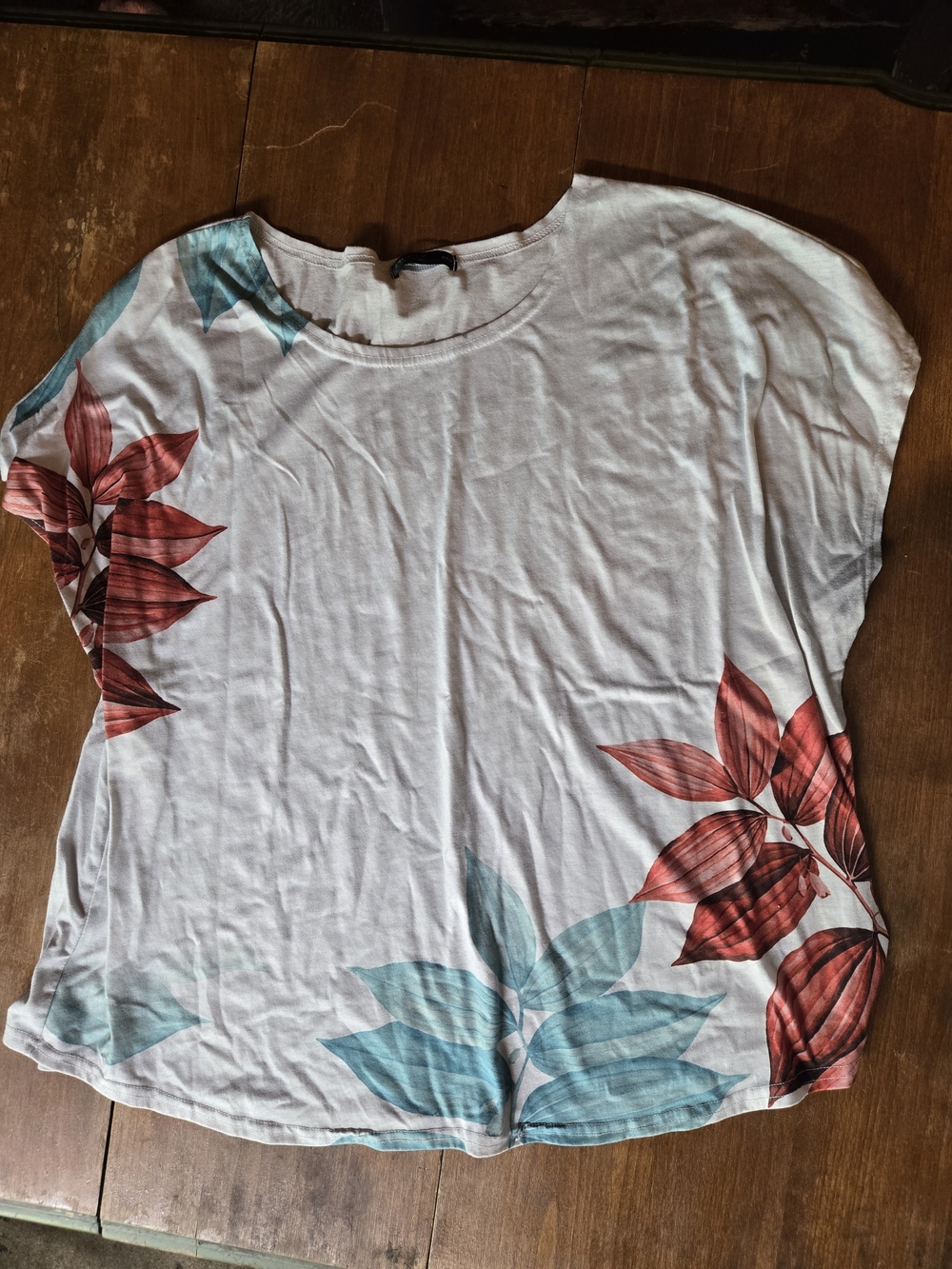 Women’s White Floral Short-Sleeve Top with Red and Teal Leaves